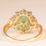 Anello a fiore vintage in oro giallo 14K con smeraldi (2ctw ca.) e diamanti (0.10ctw ca.), anni ‘70/‘80