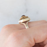 Anello antico in oro giallo 8K con calcedonio azzurro e tormalina rosa, primi del ‘900