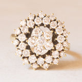 Anello a fiore vintage in oro giallo 18K con diamanti di taglio brillante (1.60ctw ca.), anni ‘60/‘70