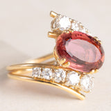 Anello bypass vintage in oro giallo 18K con tormalina rosa (4ct ca.) e diamanti di taglio brillante (0.90ctw ca.), anni ‘80