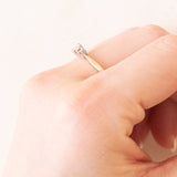 Trilogy vintage in oro giallo e bianco 9K con diamanti di taglio carré (0.25ctw ca.), anni ‘80