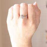 Anello a margherita vintage in oro bianco 18K con diamanti di taglio vecchia Europa (1.20ctw ca.), anni ‘60