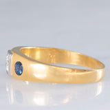 Trilogy gypsy vintage in oro giallo 18K con diamante (0.35ct ca.) e zaffiri (0.36ctw ca.), anni ‘50/‘60