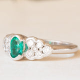 Anello vintage in oro bianco 18K con smeraldo (0.50ct ca.) e diamanti di taglio brillante (0.50ctw ca.)