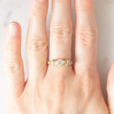 *RISERVATO* Anello “ballerina” in oro giallo 18K con diamanti di taglio brillante e di taglio tapered (0.71ctw ca.), anni ‘80