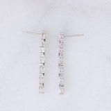 Orecchini pendenti vintage in oro bianco 18K con diamanti bianchi e blu (0.70ctw)