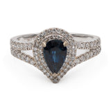 Anello vintage in oro bianco 18K con zaffiro a goccia (1ct ca.) e diamanti (0.70ctw ca.)