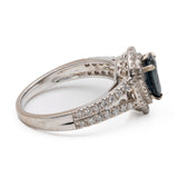 Anello vintage in oro bianco 18K con zaffiro a goccia (1ct ca.) e diamanti (0.70ctw ca.)