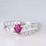 Anello vintage in platino con rubino (0.37ct) e diamanti (0.43ctw), anni ‘90/anni ‘2000