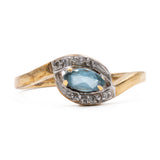 Anello vintage in oro giallo 9k con spinello azzurro e diamanti