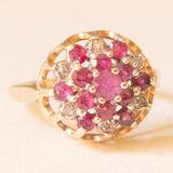 Anello vintage in oro giallo 9K con rubini (0.44ctw ca.) e diamanti (0.06ctw ca.), anni ‘80