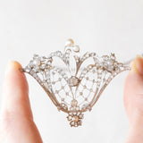 Collier Art Nouveau in oro bianco 18K con perline bianche e diamanti, anni ‘20