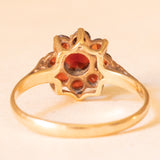 Anello a fiore vintage in oro giallo 9K con granati (0.75ctw ca.), anno 1997