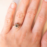 Anello a margherita vintage in oro giallo 9K con zaffiro (0.15ct ca.) e diamanti (0.08ctw ca.), anno 1979