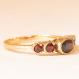 Anello vintage in oro giallo 8K e granati (0.60ctw ca.), anni ‘60/‘70