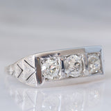 Trilogy Art Déco in oro bianco 18K con diamanti di taglio vecchio (1.60ctw ca.), anni ‘30/‘40