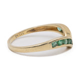 Tre anelli vintage a "V" in oro giallo 14k con rubini, smeraldi e zaffiri