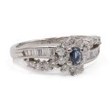 “Smeraldo di giorno, rubino di notte” - Anello a margherita vintage in platino con alessandrite e diamanti, anni ‘80/‘90