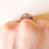 Anello vintage in oro giallo 9K con rubino (0.26ct ca.) e diamanti (0.06ctw ca.), anno 1987