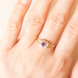 Anello vintage in oro giallo e bianco 9K con ametista (0.24ct ca.) e diamante, anni ‘70/‘80