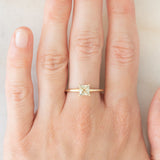 Solitario da cocktail moderno in oro giallo 10K con quarzo citrino (0.35ct ca.), anno 2016