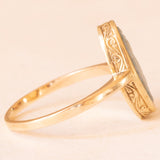Anello antico in oro giallo 14K con cammeo su agata verde, primi del ‘900