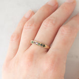 Anello “DEAREST” vintage in oro giallo 9K con diamante, smeraldi, ametista, rubino, zaffiro e tormalina, anno 1994