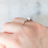 Trilogy antico in oro giallo 14K e argento con diamanti di taglio vecchia miniera (0.20ctw ca.) e perla bianca, anni ‘10/‘20