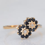 Toi et Moi con fiori in oro giallo 9K con zaffiri (0.40ctw ca.) e diamanti (0.02ctw ca.), anno 1997