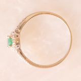 Anello a margherita vintage in oro bianco 9K con smeraldo (0.35ct ca.) e diamanti (0.15ctw ca.), anni ‘90