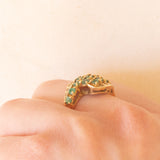 Anello vintage in oro giallo 18K con smeraldi (0.20ctw ca.) e diamanti (0.10ctw ca.), anni ‘70/‘80