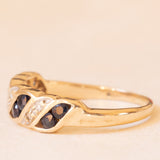 Anello vintage in oro giallo 9K con zaffiri (0.32ctw ca.) e diamanti (0.06ctw ca.), anno 1994
