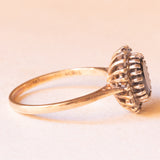 Anello a margherita vintage in oro giallo e bianco 9K con zaffiro (1ct ca.) e diamanti (0.20ctw ca.), anni ‘60/‘70