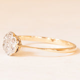 Anello a fiore antico in oro giallo e bianco 14K con diamanti di taglio vecchia miniera (0.14ctw ca.), anni ‘10