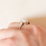 Anello vintage in oro giallo e bianco 9K con opale (1ct ca.), anni ‘70