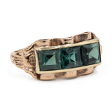 Anello vintage da cocktail in oro giallo 8k con spinelli verdi