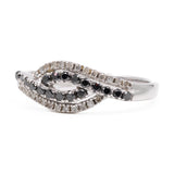 Anello vintage in oro bianco 9k con diamanti bianchi e neri