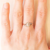 Anello antico in oro giallo e bianco 18K con diamanti di taglio rosetta, anni ‘30