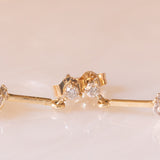 Orecchini pendenti vintage in oro giallo e bianco 9K con zaffiri (0.60ctw ca.) e diamanti (0.30ctw ca.)