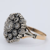 Anello antico a toppa in oro giallo 18K e argento con diamanti di taglio rosetta (0.15ctw ca.), primi del ‘900