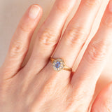 Anello a margherita vintage in oro giallo e bianco 9K con zaffiro (0.50ct ca.) e diamanti (0.08ctw ca.), anno 1991