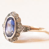 Anello a margherita antico in oro giallo 8K e argento con zaffiro (1.40ct ca.) e paste di vetro bianche, primi del ‘900