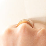 Anello vintage a riviera in oro giallo 9K con topazi azzurri di taglio carrè
