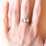 Anello trilogy antico in oro giallo 9K con opali (0.90ctw ca.), anni ‘10