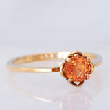 Solitario vintage in oro giallo 9K con zaffiro arancione sintetico (0.56ct)