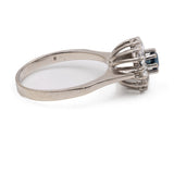 Anello vintage a margherita in oro bianco 14k con zaffiro (0,30ct) e diamanti (0,80ctw)