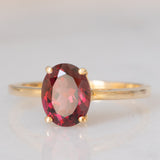 Solitario moderno in oro giallo 10K con granato (1.90ct ca.), anno 2017