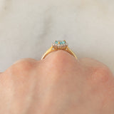 Anello a margherita a goccia in oro giallo 9K con apatite (0.59ct) e zirconi bianchi