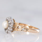 Anello a margherita antico in oro giallo 14K e argento con perla bianca e diamanti di taglio rosetta (0.13ctw ca.), primi del ‘900