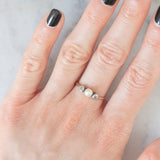 Trilogy antico in oro giallo 14K e argento con diamanti di taglio vecchia miniera (0.20ctw ca.) e perla bianca, anni ‘10/‘20